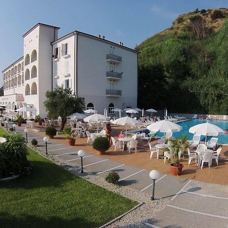 Hotel Total Family Fuscaldo Exterior foto