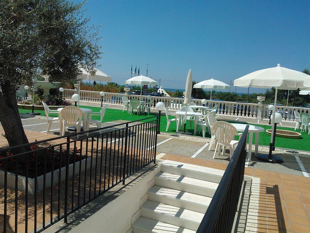 Hotel Total Family Fuscaldo Exterior foto