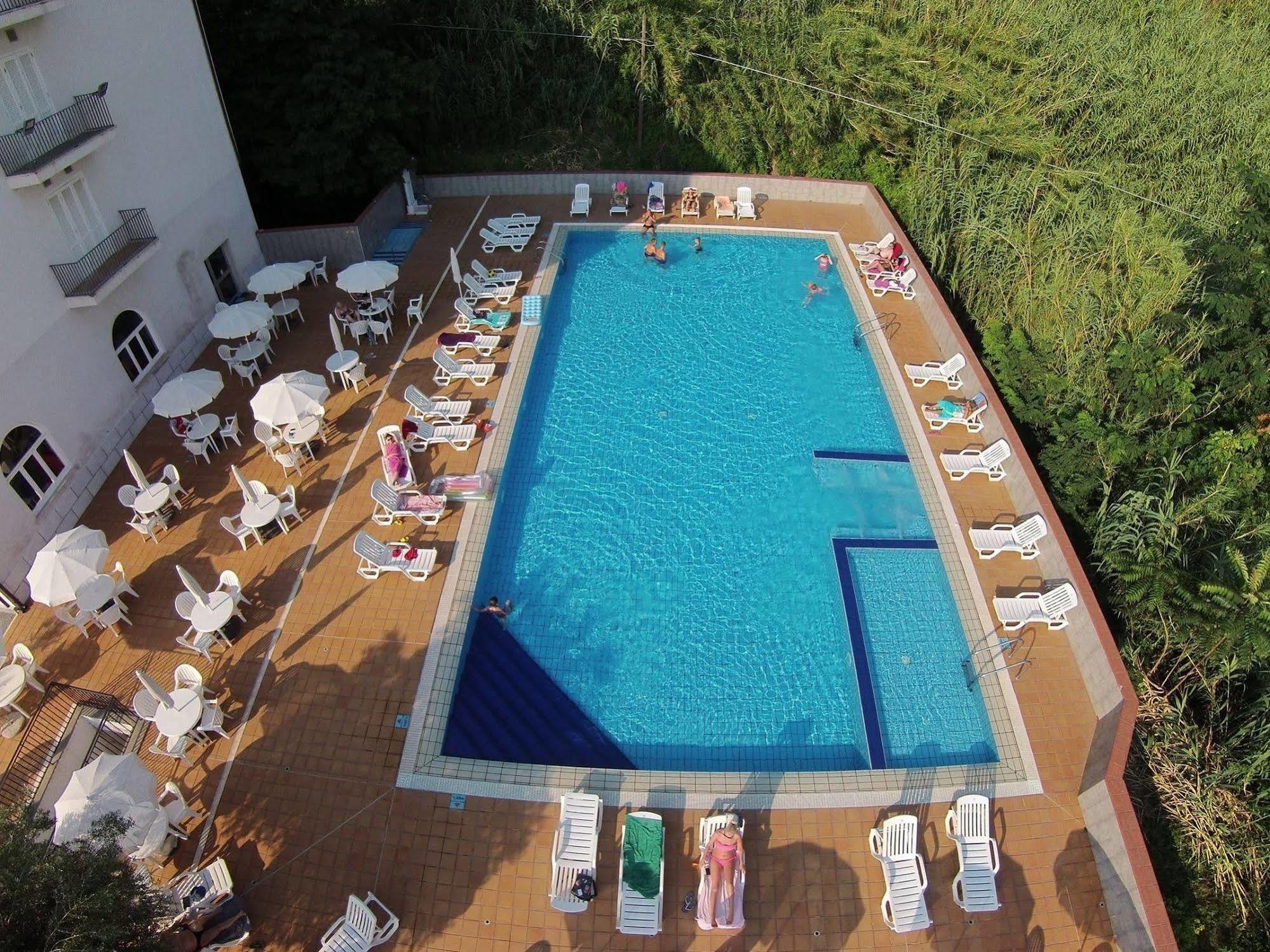 Hotel Total Family Fuscaldo Exterior foto